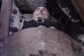 成都僵尸咬人视频，95年成都僵尸咬人视频？