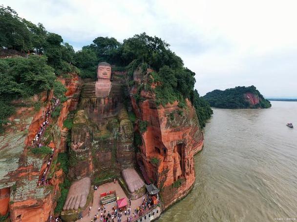乐山凌云加油站闹鬼事件？四川乐山加油站持枪抢劫？  第5张