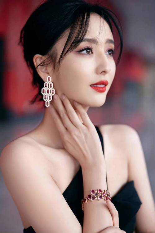 世界上最美的女人是谁中国人图片，世界上最美的女人是谁?图片 第一名  第1张