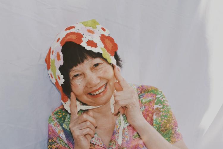 世界上谁的奶奶最大，世界上哪个奶奶比较好  第2张