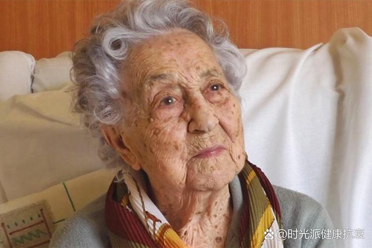 世界上谁的奶奶最大，世界上哪个奶奶比较好  第4张
