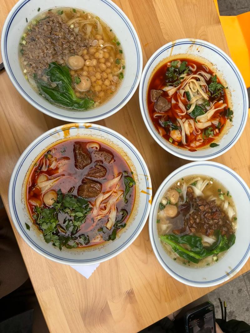 成都东站美食小吃，成都东站附近的美食街  第1张