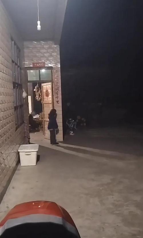 半夜电梯里有鬼吗？凌晨电梯？  第3张