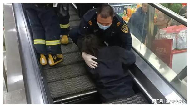 电梯闹鬼事件，电梯闹鬼事件可儿  第5张