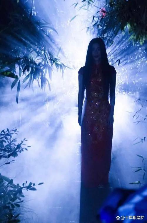 监控拍到无头女鬼，监控摄像头拍到鬼？  第5张
