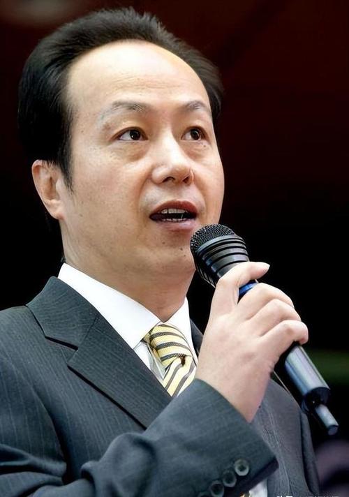 2012春晚闹鬼罗京，2012春晚灵异事件罗京再现震惊世界真的?图12人猎奇网？  第2张
