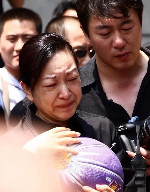 2012春晚闹鬼罗京，2012春晚灵异事件罗京再现震惊世界真的?图12人猎奇网？  第3张