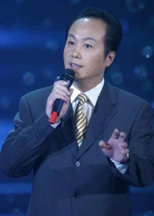 2012春晚闹鬼罗京，2012春晚灵异事件罗京再现震惊世界真的?图12人猎奇网？  第4张