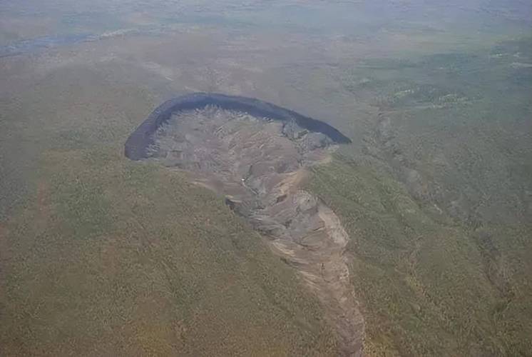 俄罗斯地狱之门在哪里？俄罗斯地狱之门怪物图片？  第3张