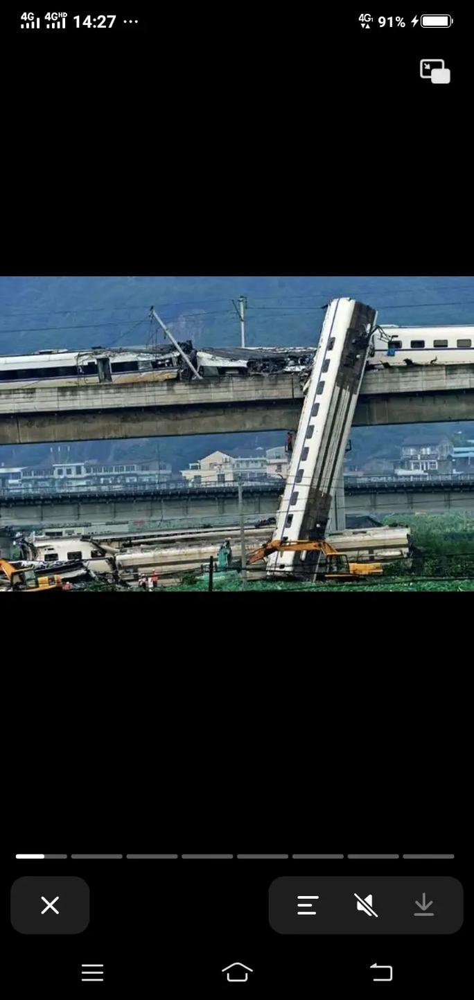 723动车事故恐怖图片，723动车事故遇难者名单  第4张
