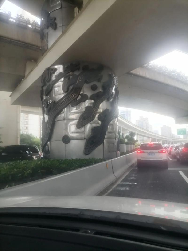 上海龙柱打桩死了几人，上海龙柱打桩的故事  第1张