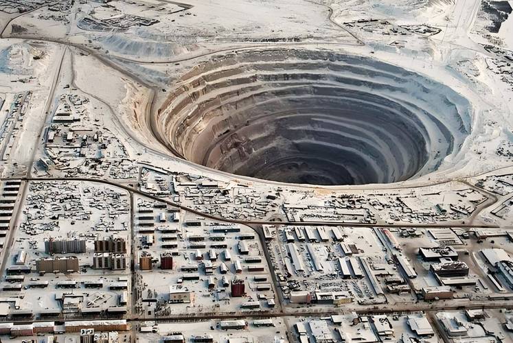 世界最深的洼地是哪里？世界上最深的洼地是哪一个？  第4张