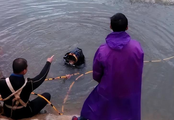 为什么捞尸人不敢捞女尸？捞尸人为什么不捞直尸？  第4张