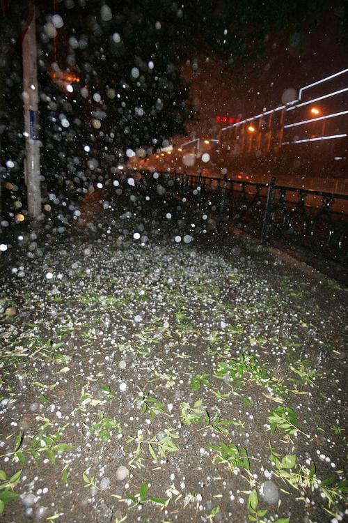河南信阳天气潮湿吗，信阳气候潮湿吗  第5张