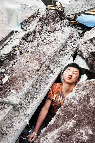 重庆红衣小男孩和某领导，08年重庆红衣小男孩  第4张