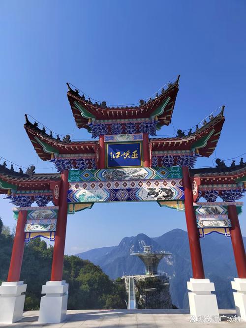 重庆军长砸五星级酒店，重庆军事事件？  第2张