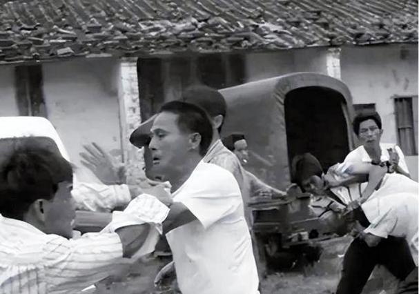 中国前十悍匪董震？中国前十悍匪董震是哪里人？  第2张