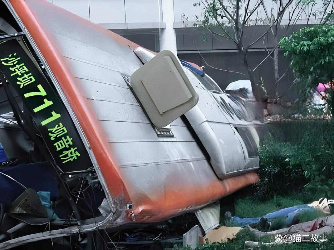重庆711路公交车灵异事件，重庆7公交车事件真相  第1张